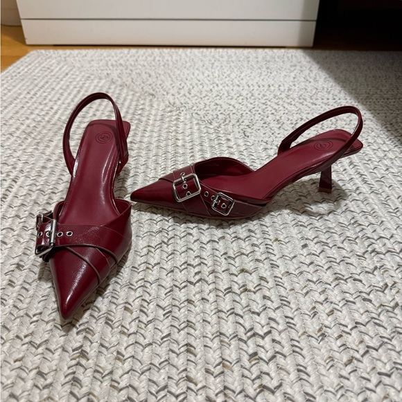 NEW Urban Outfitters Burgundy Buckle Slingback Kitten Heels - Picture 6 of 12